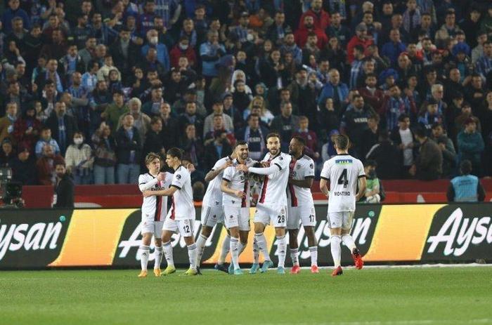 Valerien Ismael Beşiktaşta 3 oyuncunun üstünü çizdi