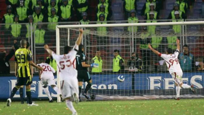 Fenerbahçe - Galatasaray derbilerinin unutulmaz anları