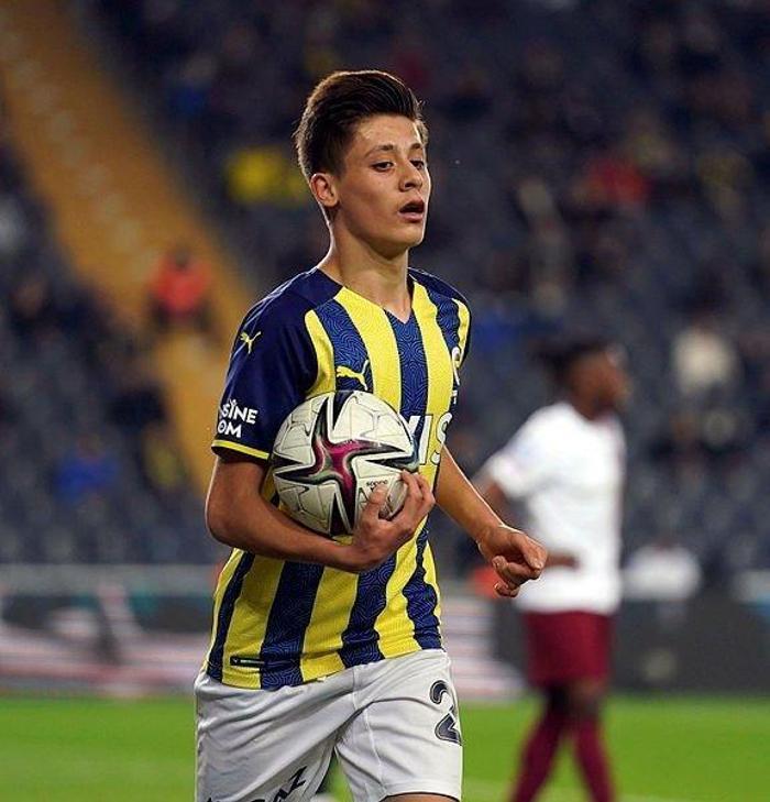 Son dakika Fenerbahçe haberi Almanlar sarı lacivertlilerin genç yıldızı Arda Güleri konuşuyor