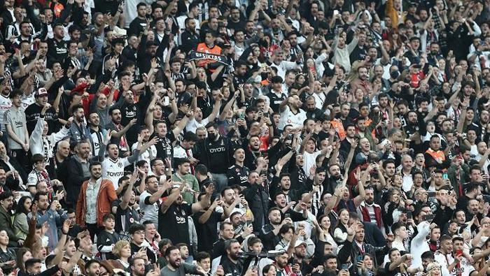 Beşiktaş - Alanyaspor maçında tribünlerden yansıyanlar