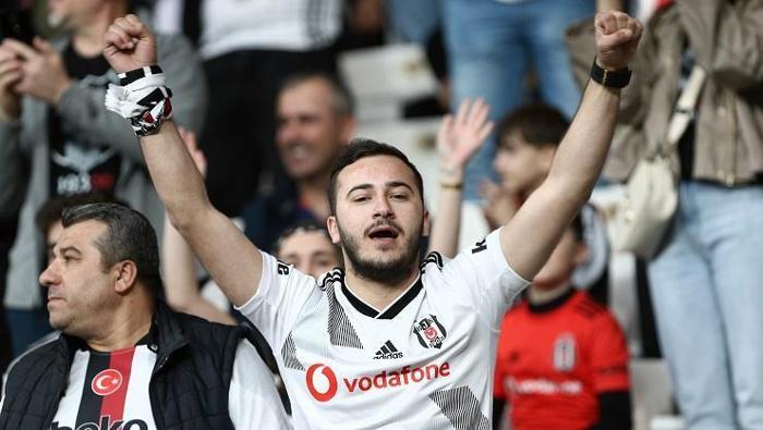 Beşiktaş - Alanyaspor maçında tribünlerden yansıyanlar