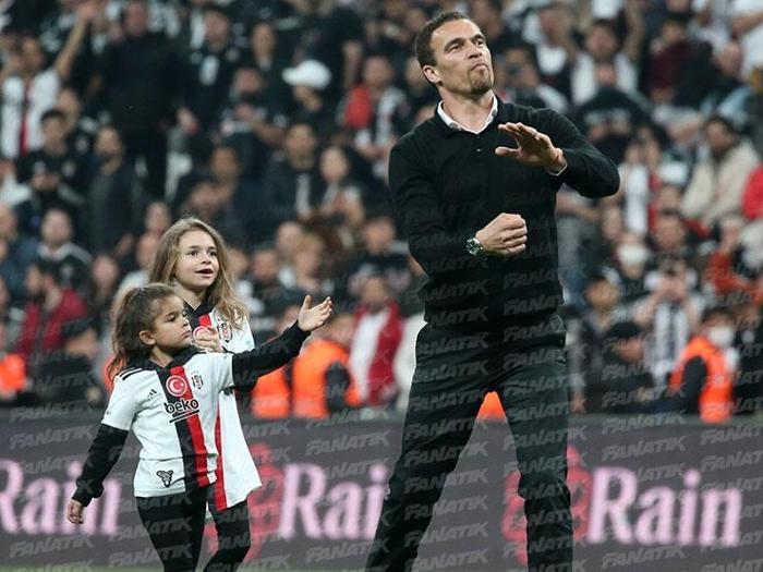 Vodafone Park Valerien Ismael diye inledi
