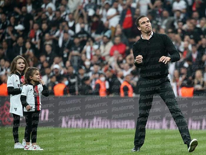 Vodafone Park Valerien Ismael diye inledi