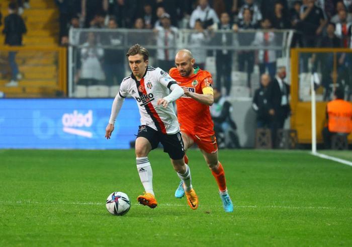 Fanatik yazarları Beşiktaş - Alanyaspor maçını kaleme aldı