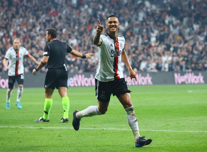 Fanatik yazarları Beşiktaş - Alanyaspor maçını kaleme aldı