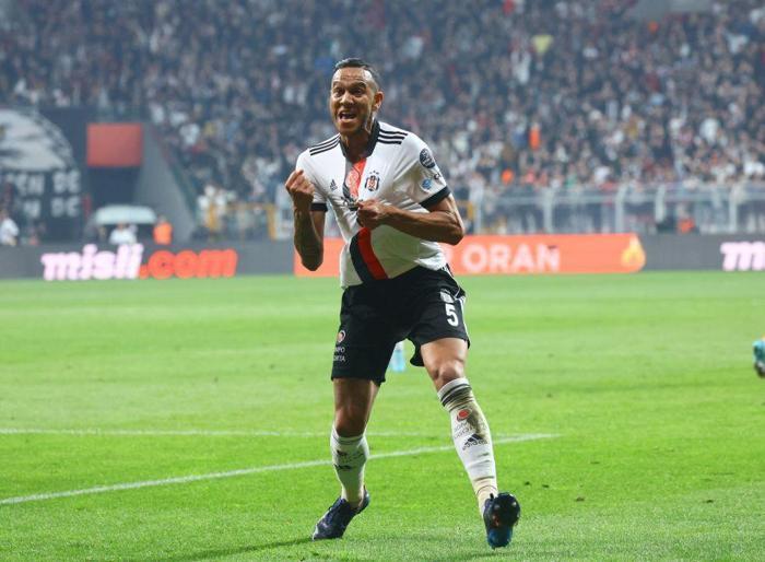 Fanatik yazarları Beşiktaş - Alanyaspor maçını kaleme aldı