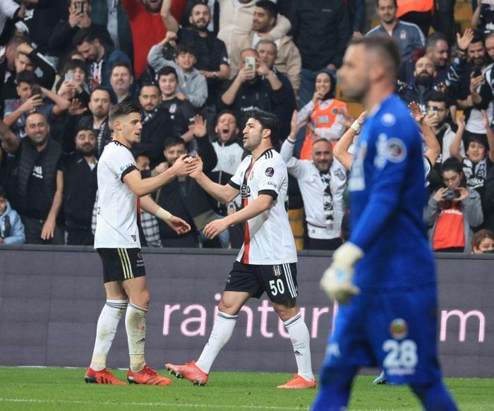 Fanatik yazarları Beşiktaş - Alanyaspor maçını kaleme aldı