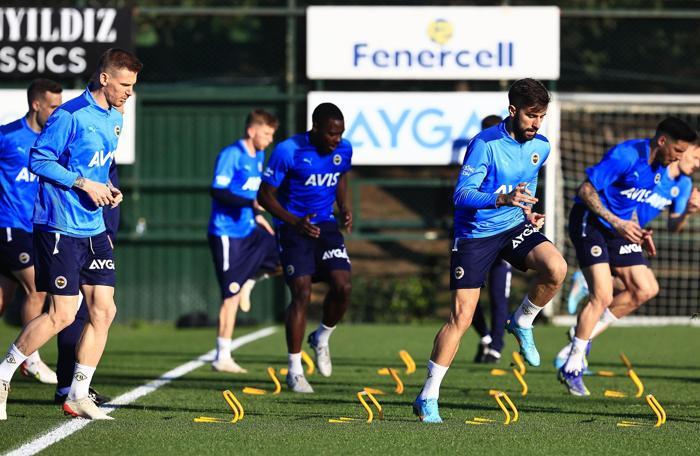 Son dakika Fenerbahçe haberi İsmail Kartal kararını verdi...