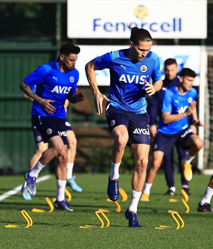 Son dakika Fenerbahçe haberi İsmail Kartal kararını verdi...