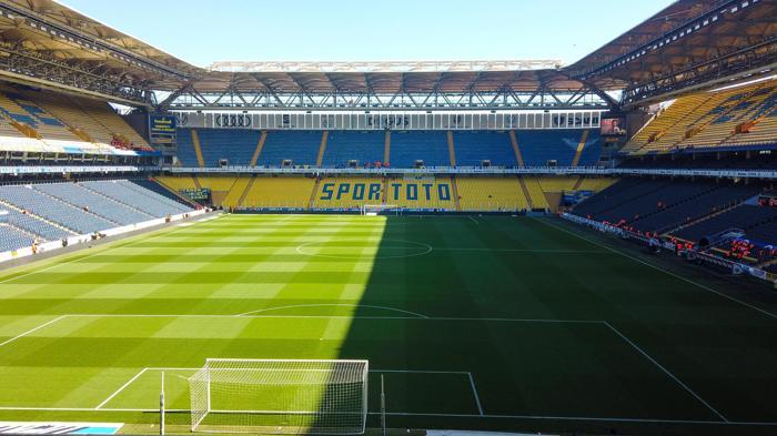 Kadıköyü Fenerbahçe - Galatasaray derbisinin heyecanı sardı