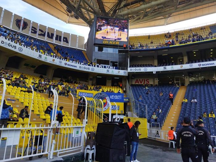 Kadıköyü Fenerbahçe - Galatasaray derbisinin heyecanı sardı