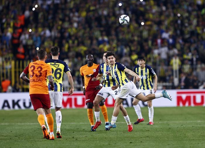 Fenerbahçe - Galatasaray derbisi hakkında flaş yorum: Orta sahan kadar konuş