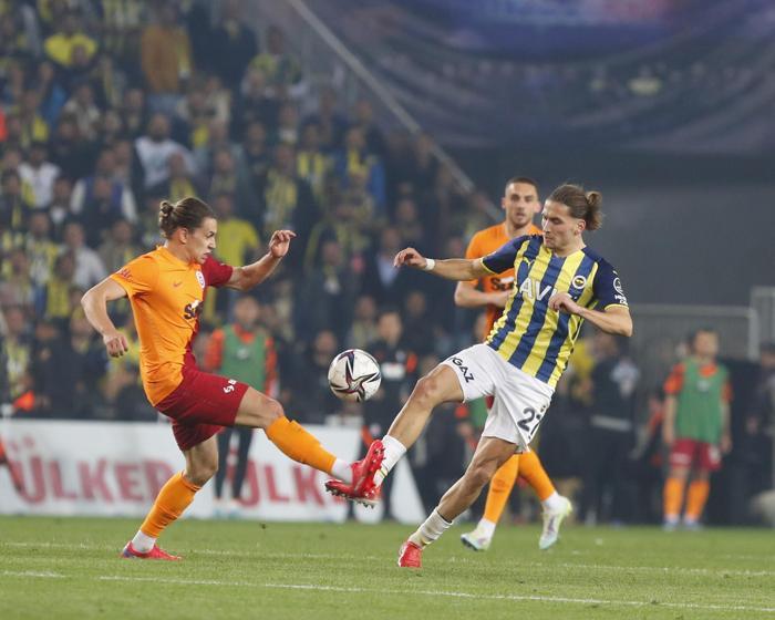 Fenerbahçe - Galatasaray derbisi hakkında flaş yorum: Orta sahan kadar konuş