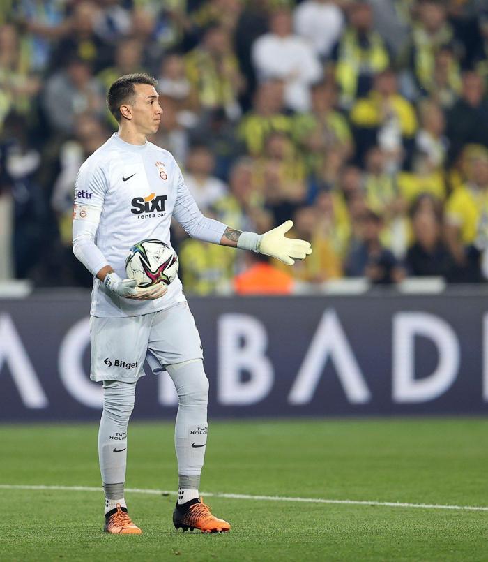 Fenerbahçe - Galatasaray derbisi hakkında flaş yorum: Orta sahan kadar konuş