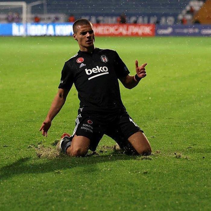 Beşiktaşta transfer başlıyor 3 futbolcu için resmi temas kuruldu