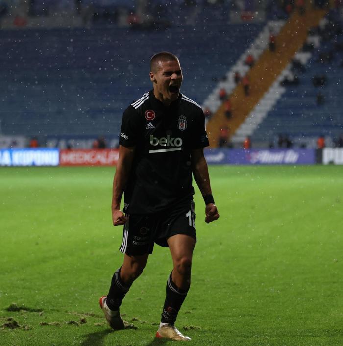 Beşiktaşta transfer başlıyor 3 futbolcu için resmi temas kuruldu