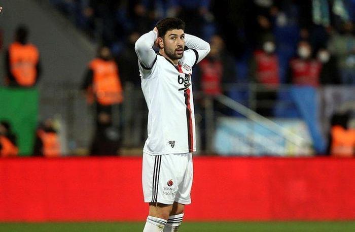Beşiktaşta transfer başlıyor 3 futbolcu için resmi temas kuruldu