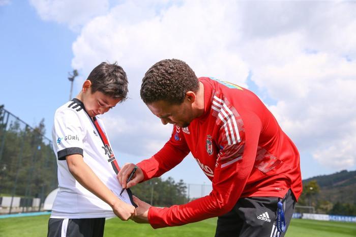 Tuygan Duranın Valerien Ismael sevgisi Beşiktaş haberi...