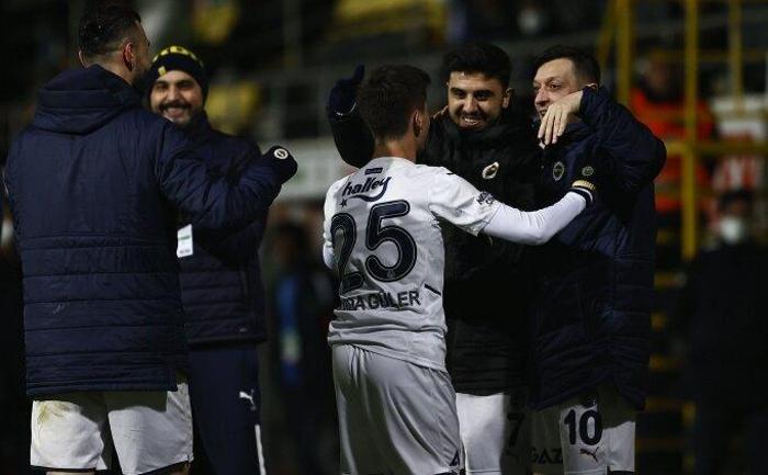Son dakika Fenerbahçede Ozan Tufan gelişmesi Beşiktaş...