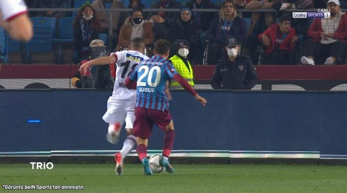 Deniz Çoban Trabzonspor - Fatih Karagümrük maçının tartışılan pozisyonlarını yorumladı: Kırmızı kart olmalıydı