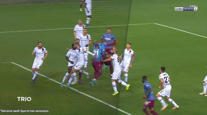 Deniz Çoban Trabzonspor - Fatih Karagümrük maçının tartışılan pozisyonlarını yorumladı: Kırmızı kart olmalıydı