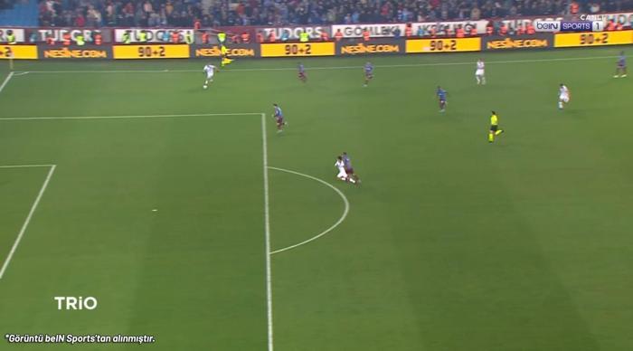 Deniz Çoban Trabzonspor - Fatih Karagümrük maçının tartışılan pozisyonlarını yorumladı: Kırmızı kart olmalıydı