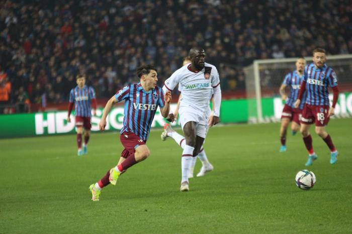Trabzonspor - Fatih Karagümrük mücadelesini Fanatik yazarları kaleme aldı