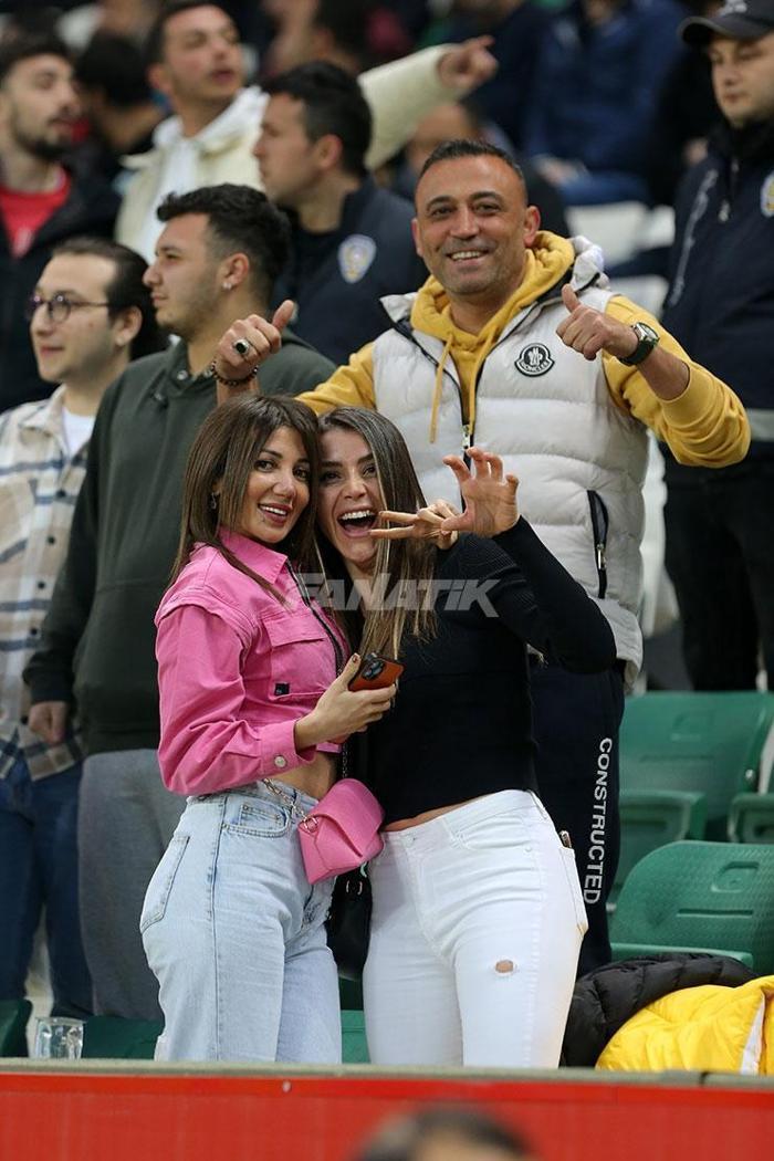 Giresunspor - Beşiktaş maçında tribünlerden kareler