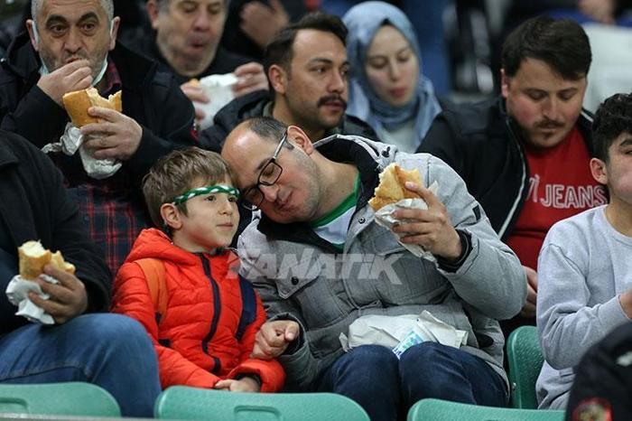 Giresunspor - Beşiktaş maçında tribünlerden kareler