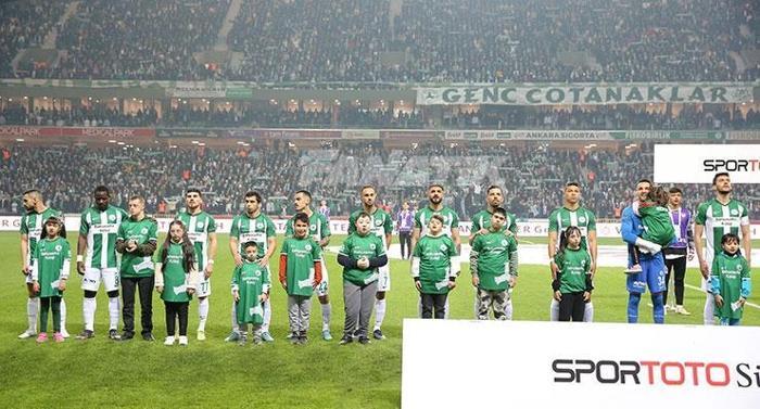 Giresunspor - Beşiktaş maçında tribünlerden kareler