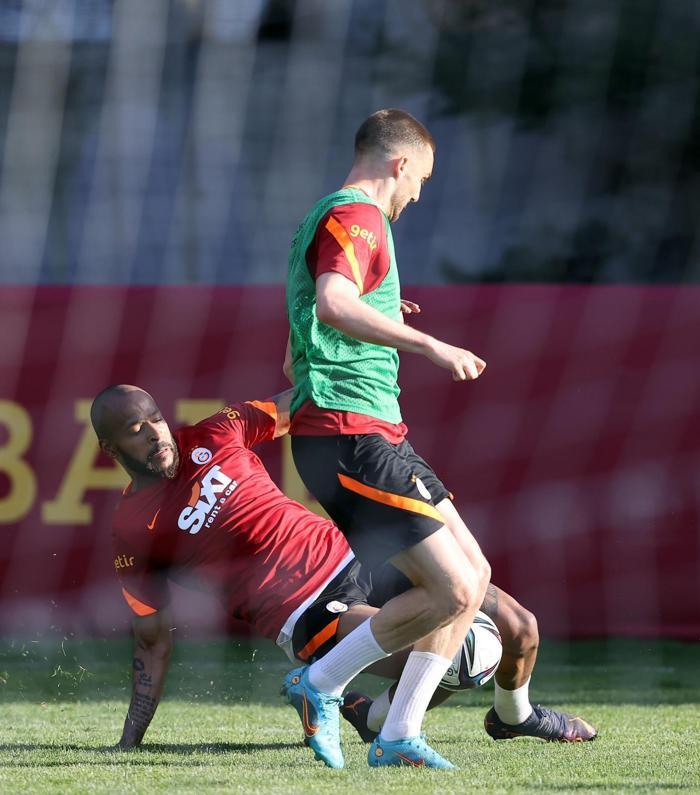 Galatasarayda Torrent kararını verdi Yeni Malatyaspor muhtemel 11i...