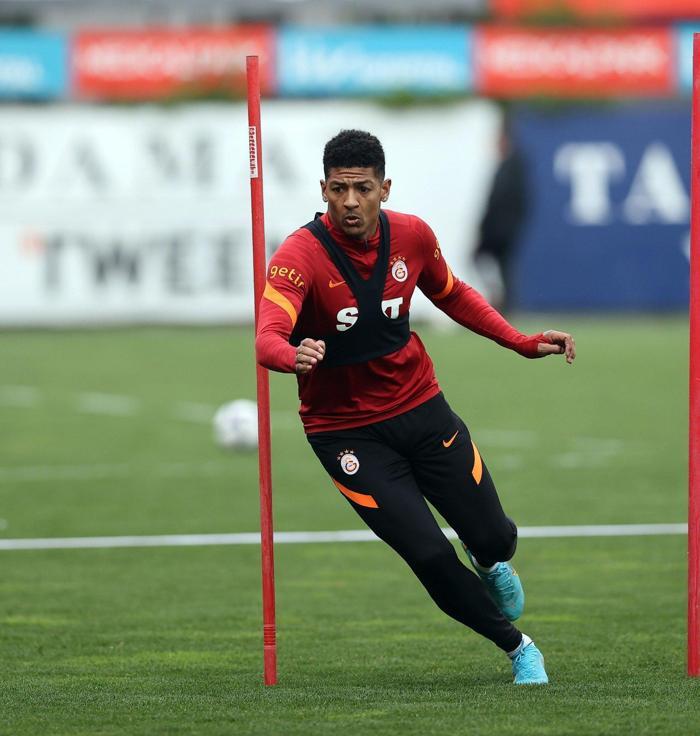 Galatasarayda Torrent kararını verdi Yeni Malatyaspor muhtemel 11i...