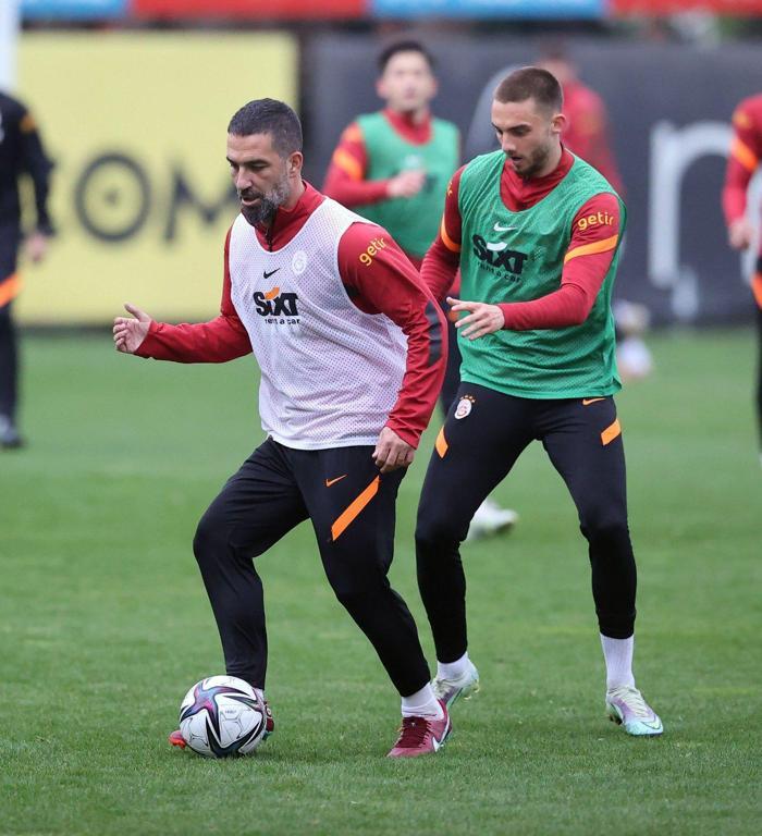 Galatasarayda Torrent kararını verdi Yeni Malatyaspor muhtemel 11i...
