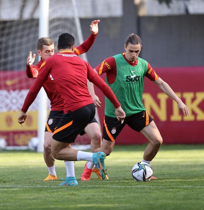 Galatasarayda Torrent kararını verdi Yeni Malatyaspor muhtemel 11i...