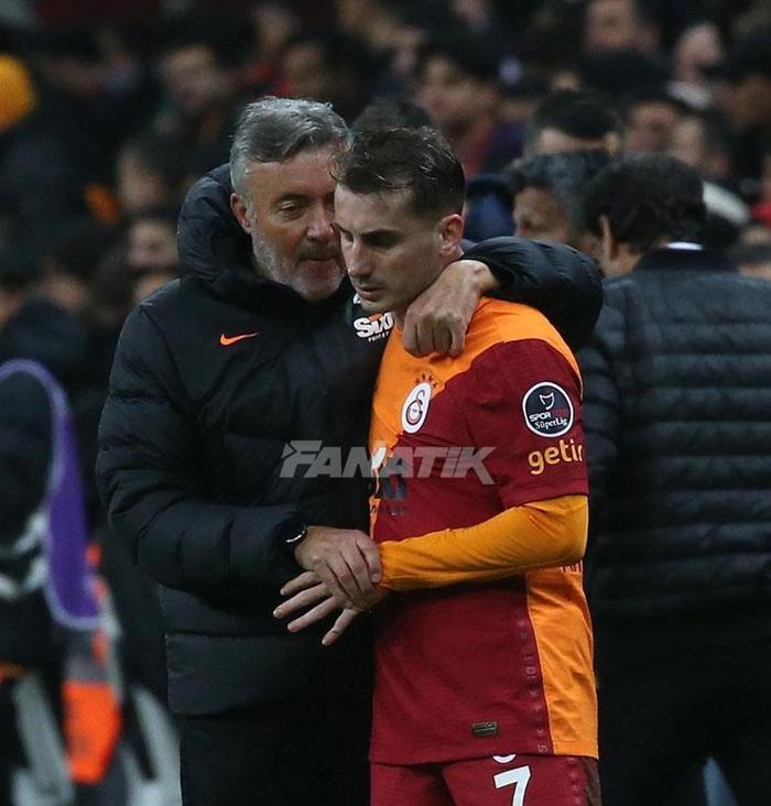 Galatasarayda dikkat çeken görüntü Kerem Aktürkoğlu ve Domenec Torrent...