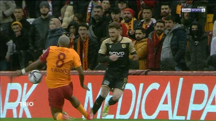Deniz Çobandan Galatasaray-Yeni Malatyaspor hakemi Mustafa Kürşad Filiz için çarpıcı yorum: Buraların hakemi değil