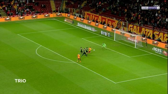 Deniz Çobandan Galatasaray-Yeni Malatyaspor hakemi Mustafa Kürşad Filiz için çarpıcı yorum: Buraların hakemi değil