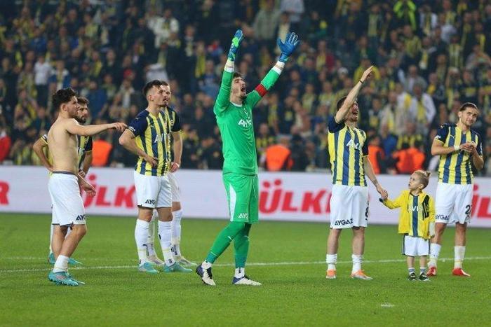 Son dakika Fenerbahçe transfer haberi Dev operasyon Süper Ligden tam 12 isim