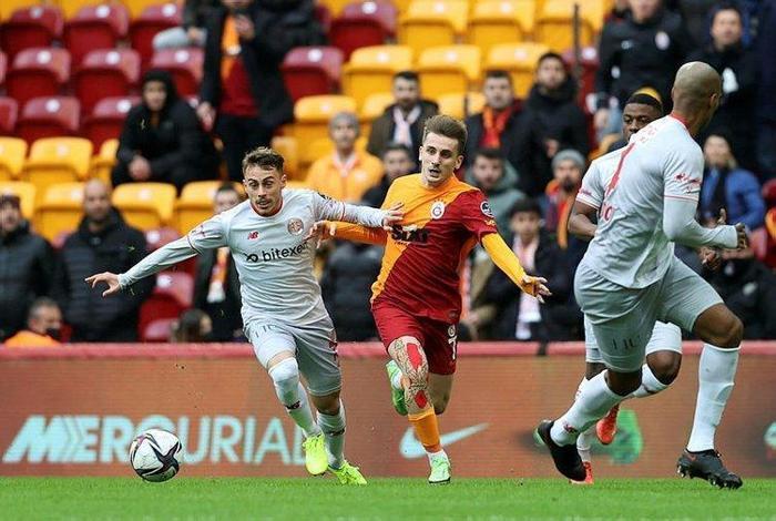 Son dakika Fenerbahçe transfer haberi Dev operasyon Süper Ligden tam 12 isim
