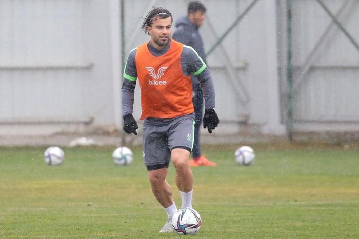 Beşiktaşta son dakika Gelecek ve gidecek isimler netleşmeye başladı