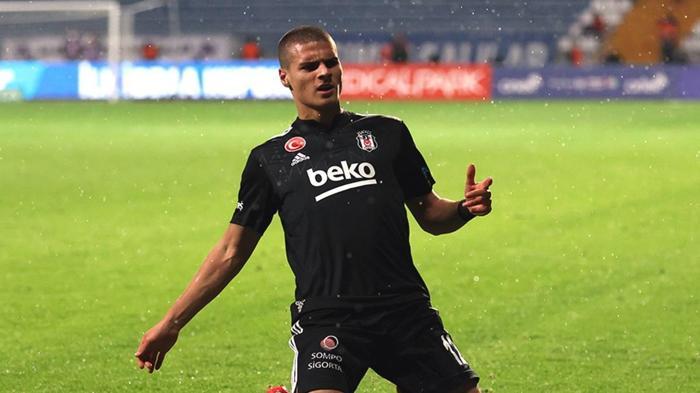 Beşiktaşta son dakika Gelecek ve gidecek isimler netleşmeye başladı