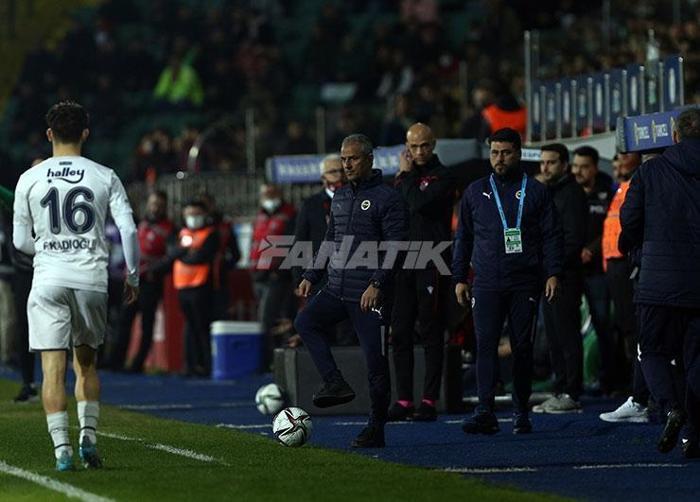 Çaykur Rizespor - Fenerbahçe maçında ekrana yansımayanlar Eski dostlar hasret giderdi