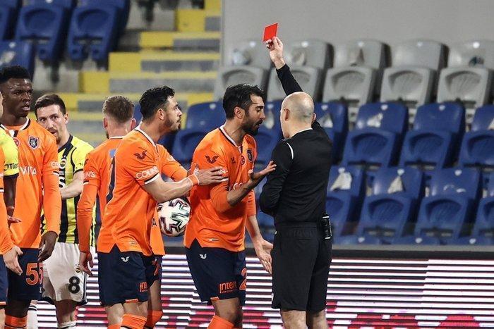 Son dakika: Merkez Hakem Kurulunda 10 saatlik Cüneyt Çakır krizi