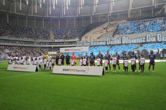 Adana Demirspor - Trabzonspor maçında koreografi şovu