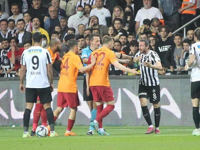 Altay - Galatasaray maçını Fanatik yazarları değerlendirdi