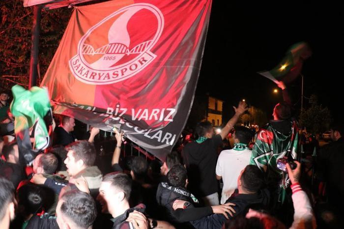 Sakaryasporda coşkulu kutlama