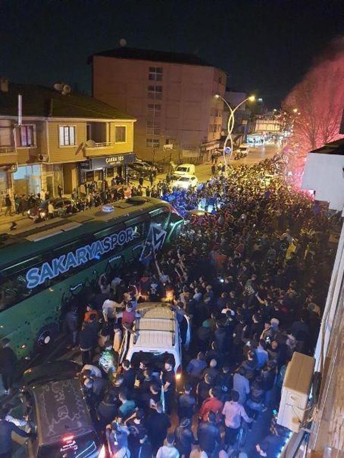 Sakaryasporda coşkulu kutlama