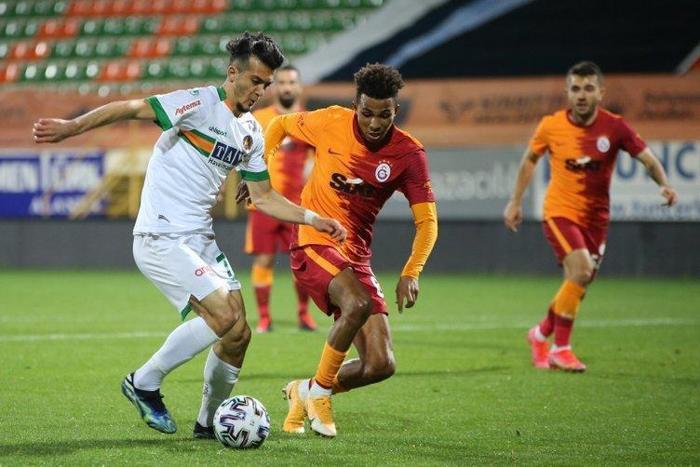 Beşiktaş 5 yıldız futbolcuyla anlaştı