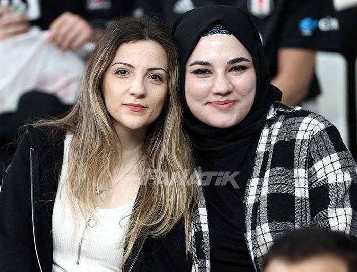 Beşiktaş - Kasımpaşa maçında tribünden kareler