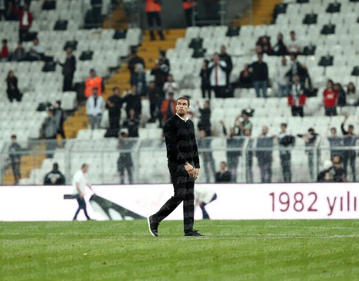 Beşiktaş taraftarı, 3-0 kaybeden takımı bağrına bastı
